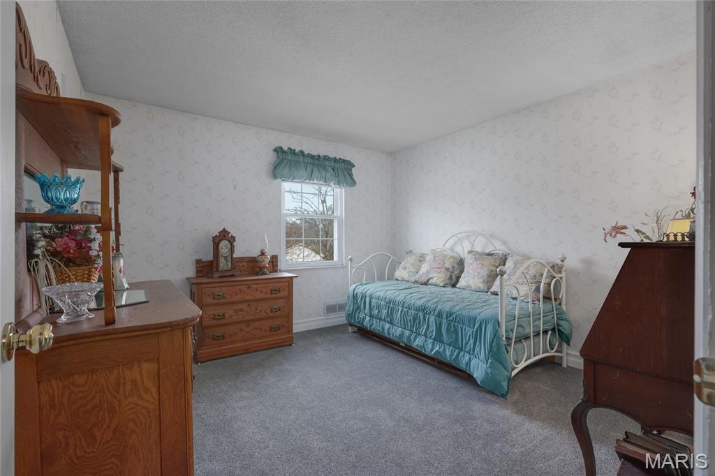 Royal Acres Place - Residential