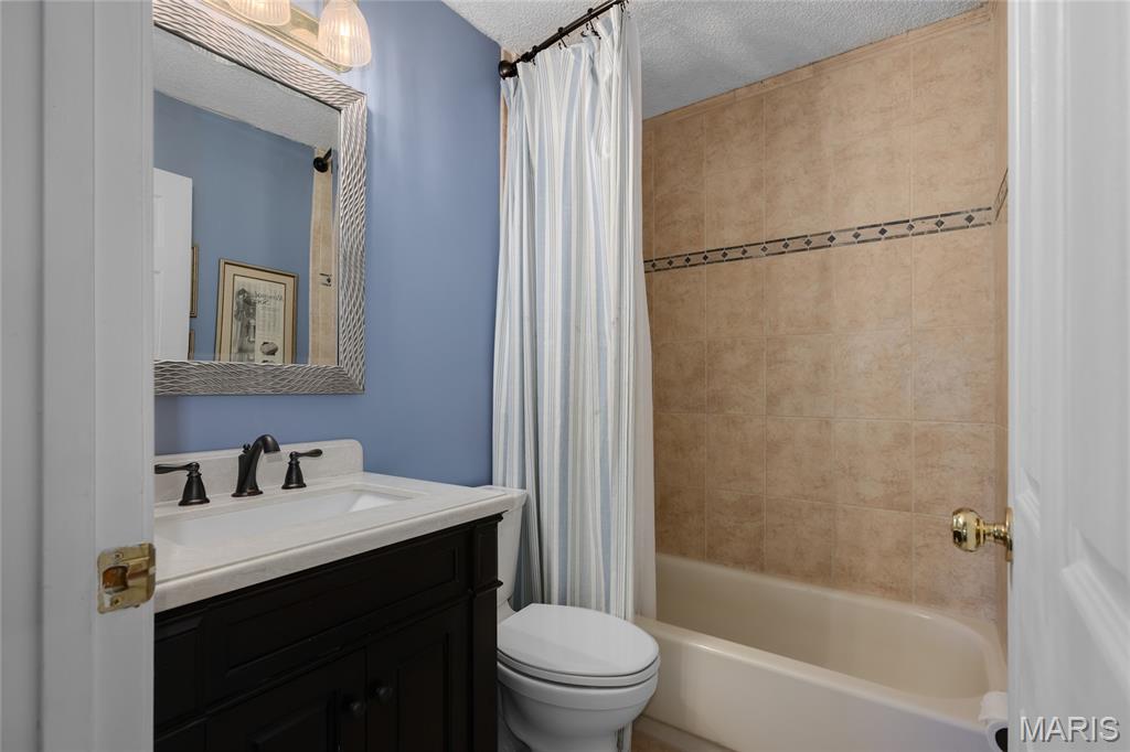 Royal Acres Place - Residential