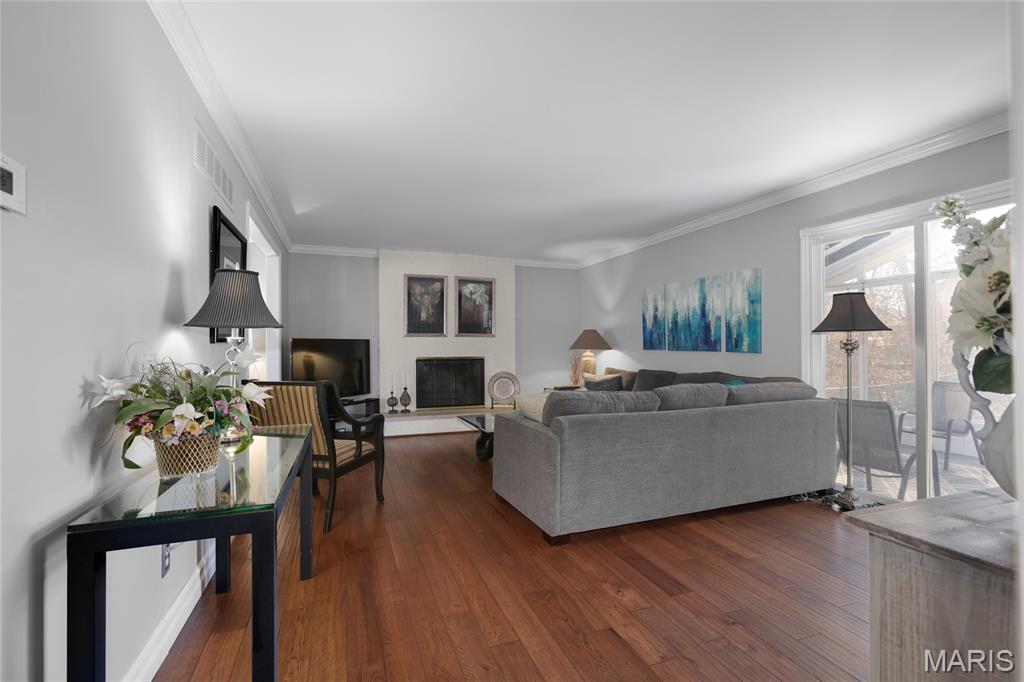 Royal Acres Place - Residential