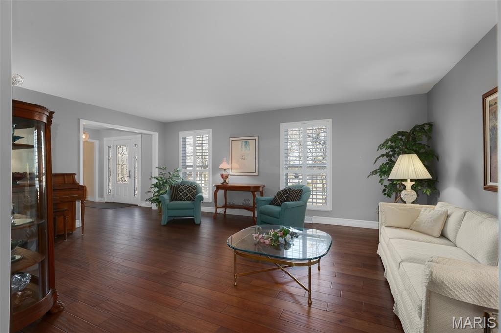 Royal Acres Place - Residential