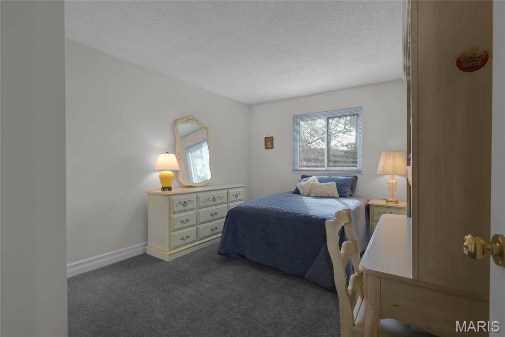 Royal Acres Place - Residential