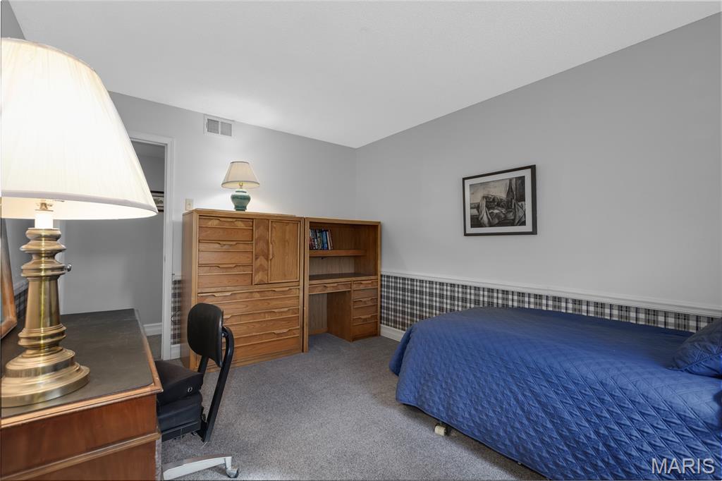 Royal Acres Place - Residential