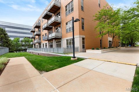 Photo of 630 Emerson Road #404, Creve Coeur, MO 63141 (MLS # 26017123)