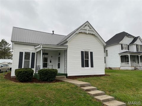 Photo of 210 S Court Street, Bowling Green, MO 63334 (MLS # 25066786)