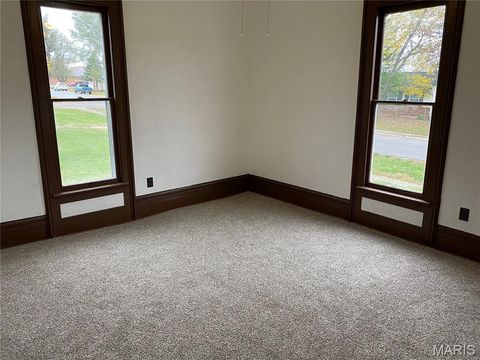 Tiny photo for 210 S Court Street, Bowling Green, MO 63334 (MLS # 25066786)