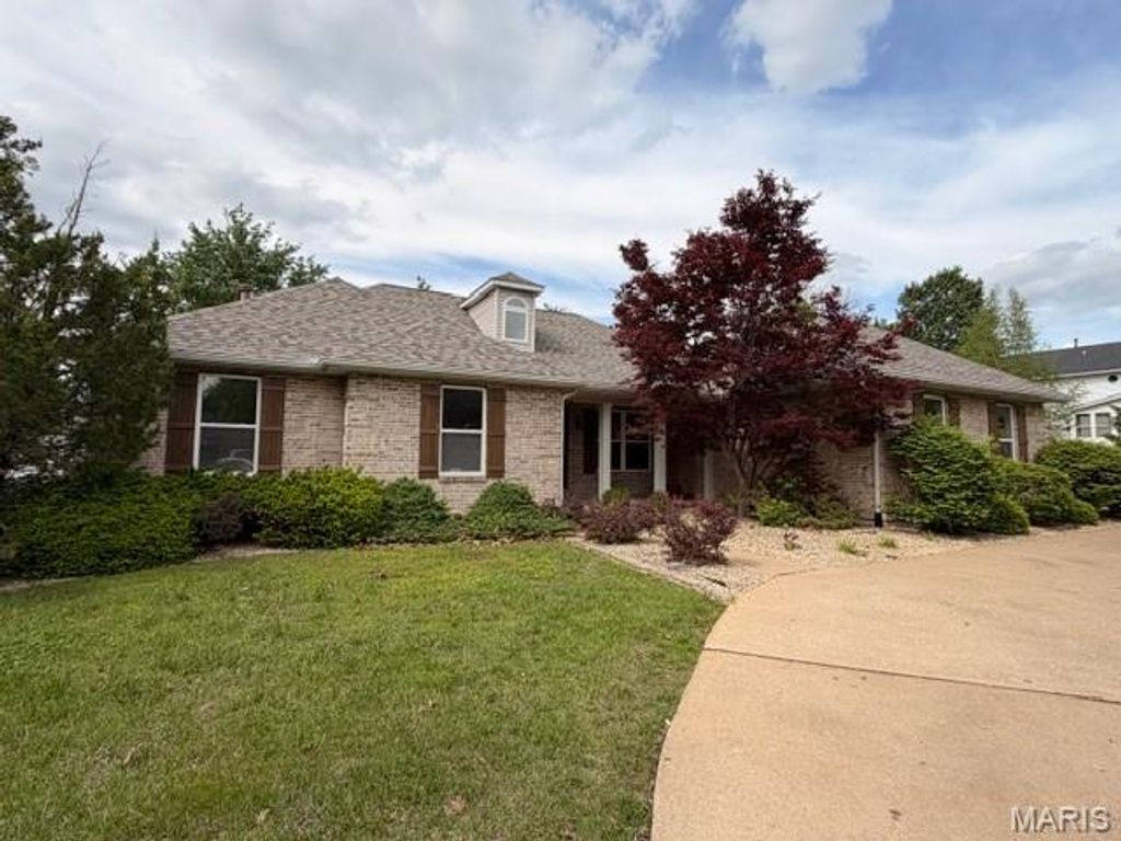 Photo of 734 Blairbeth Drive, Weldon Spring, MO 63304 (MLS # 26027203)