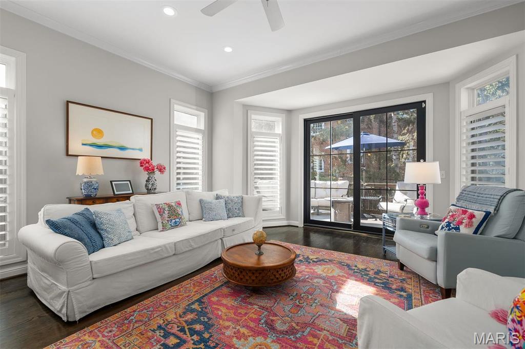 Brighton Way Twnhms A Condo - Residential