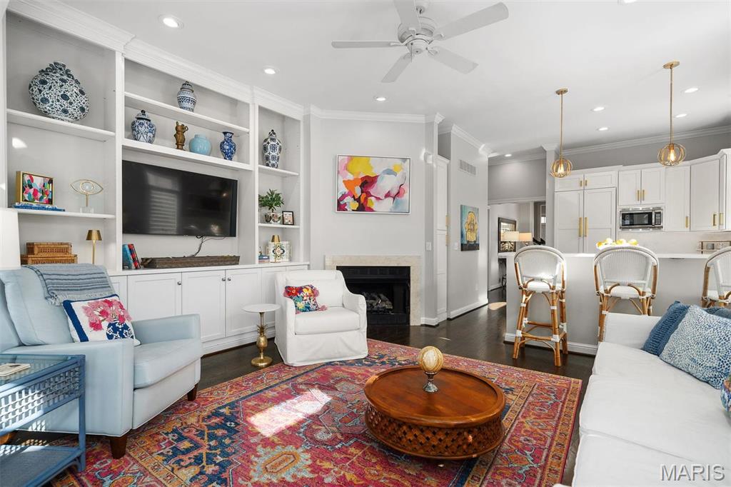 Brighton Way Twnhms A Condo - Residential