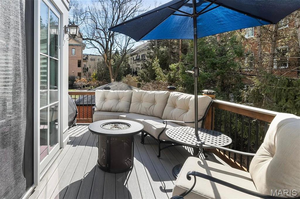 Brighton Way Twnhms A Condo - Residential