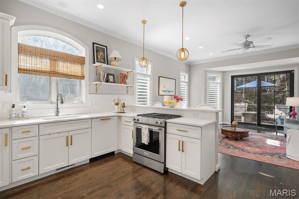 Brighton Way Twnhms A Condo - Residential