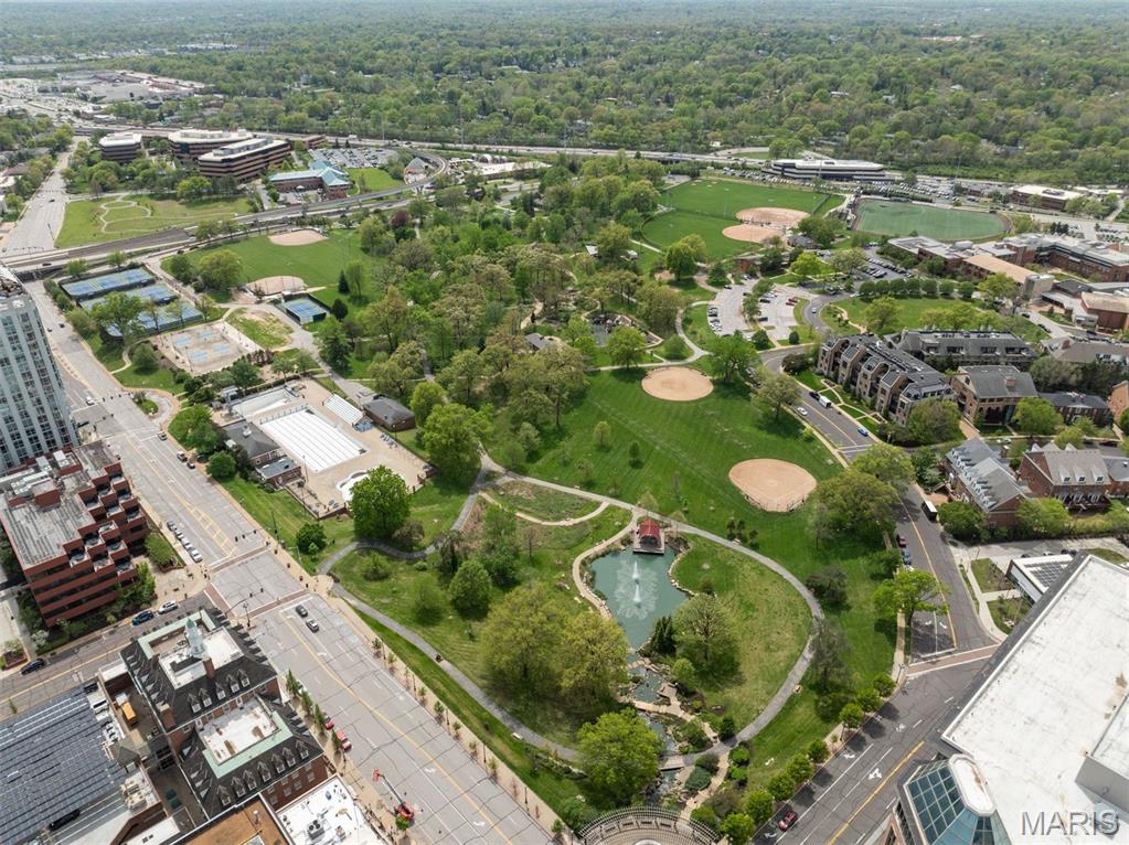 Brighton Way Twnhms A Condo - Residential