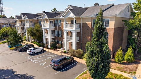 Tiny photo for 13101 Mill Crossing Court #200, Creve Coeur, MO 63141 (MLS # 26057547)