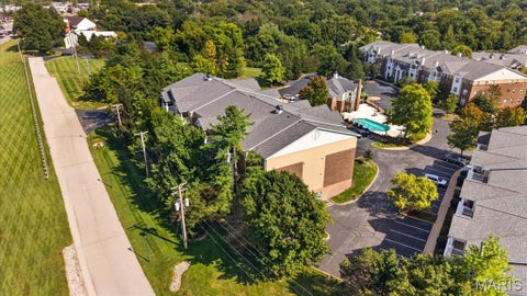 Tiny photo for 13101 Mill Crossing Court #200, Creve Coeur, MO 63141 (MLS # 26057547)
