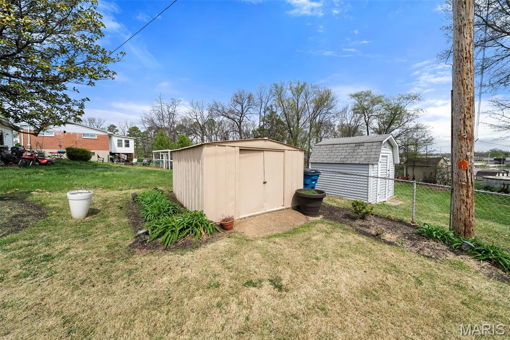 Lin-Tel Manor - Residential