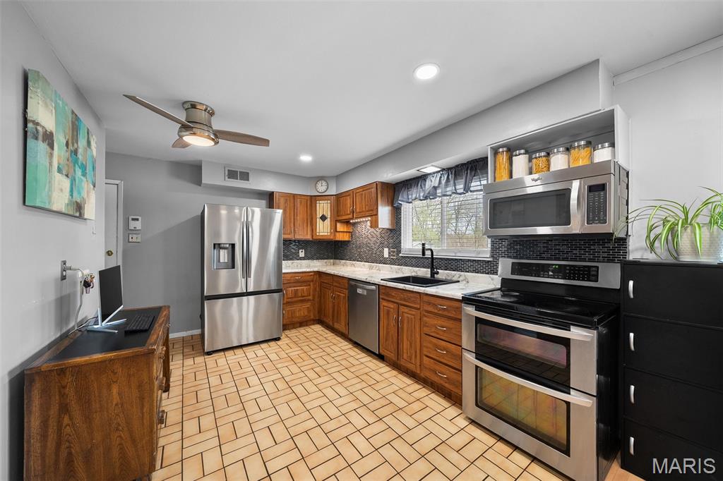 Lin-Tel Manor - Residential