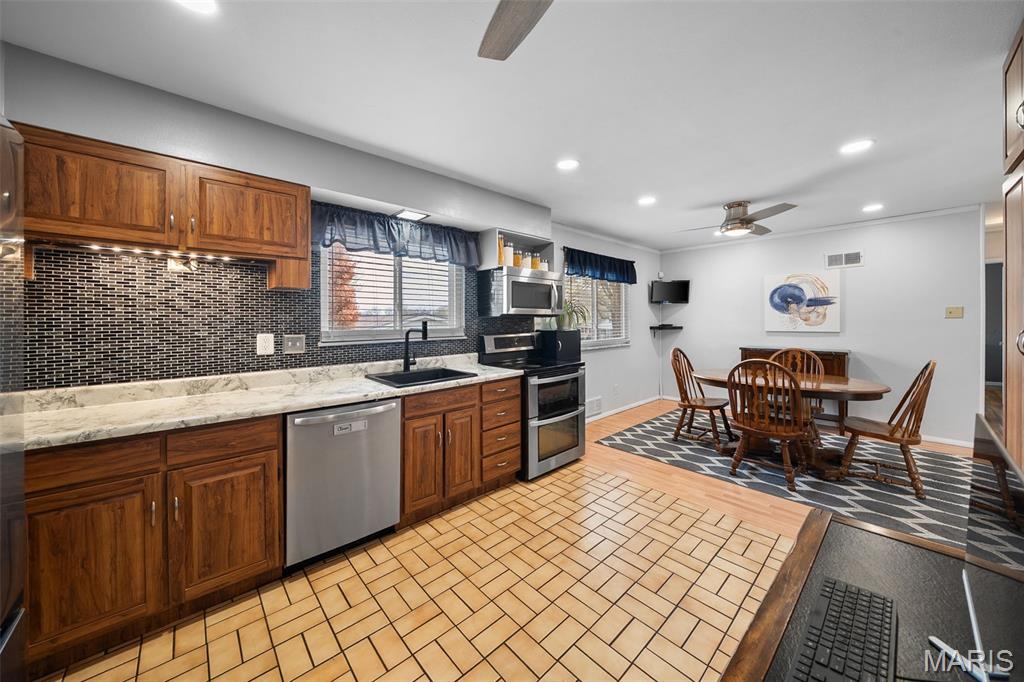 Lin-Tel Manor - Residential