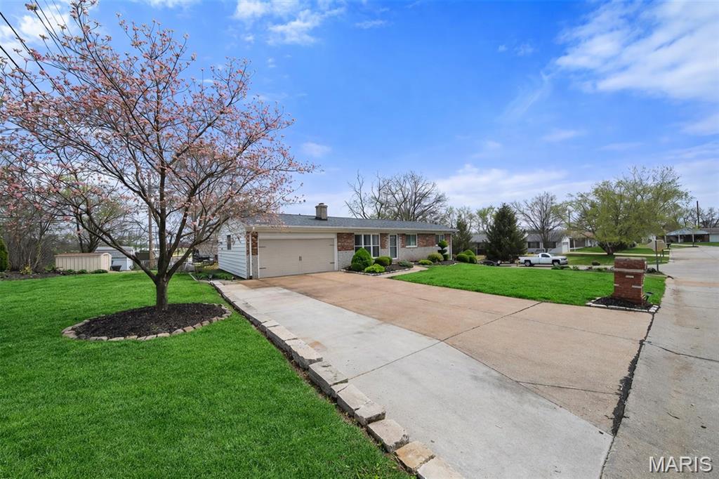 Lin-Tel Manor - Residential