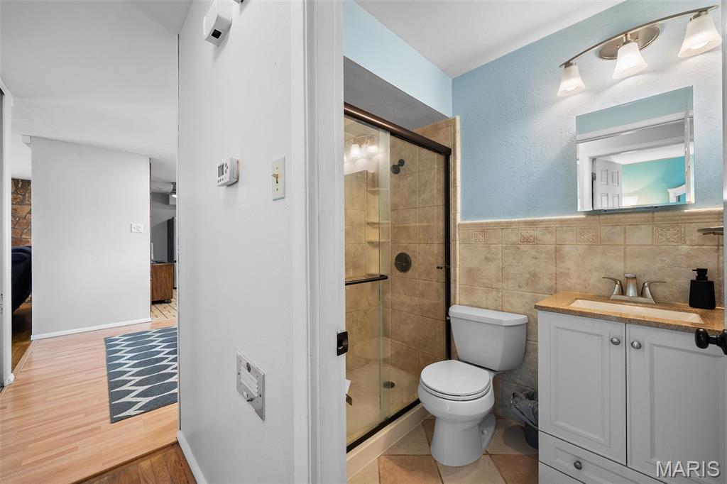 Lin-Tel Manor - Residential