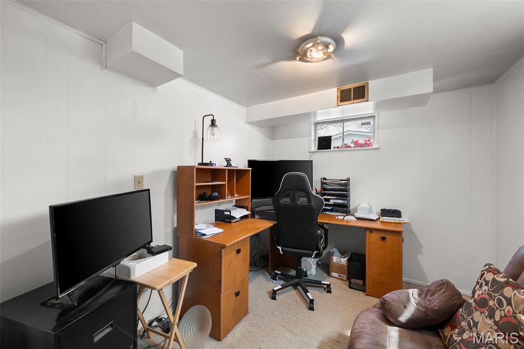 Lin-Tel Manor - Residential