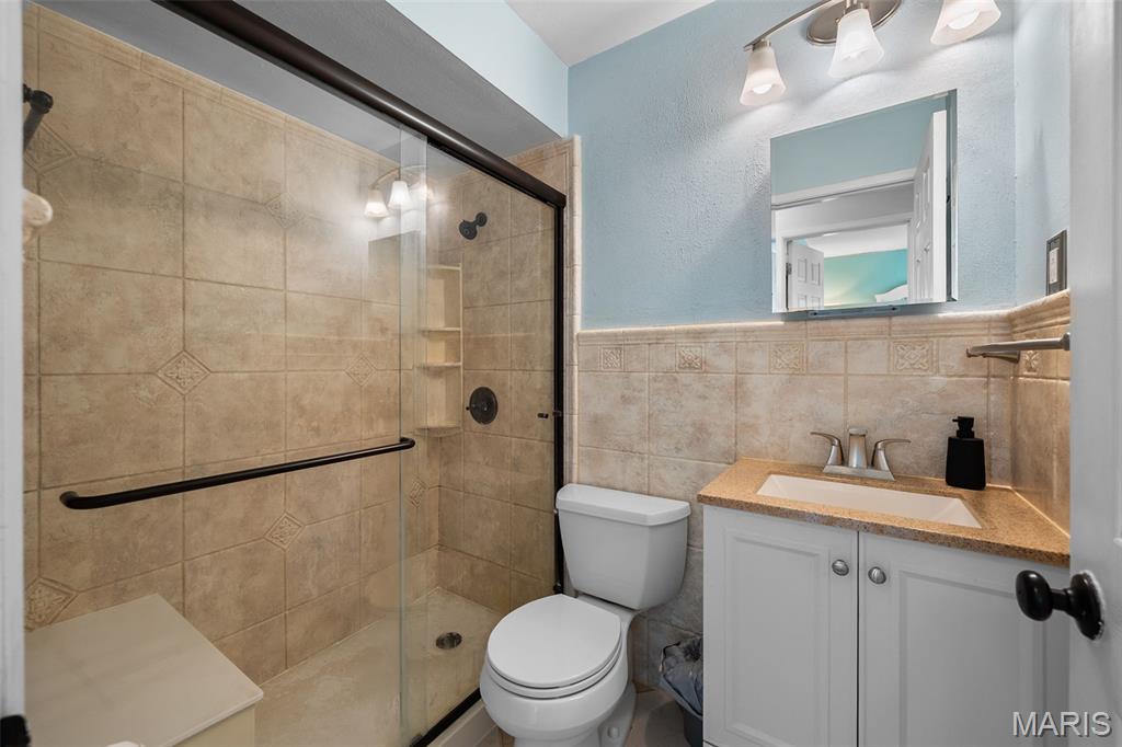 Lin-Tel Manor - Residential