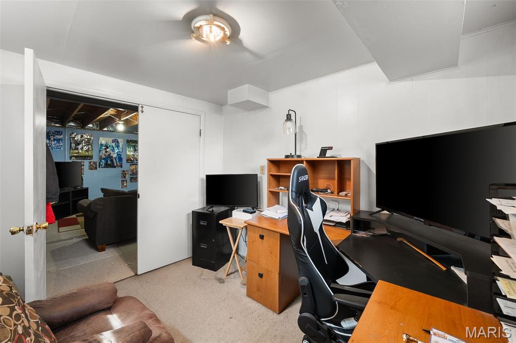 Lin-Tel Manor - Residential