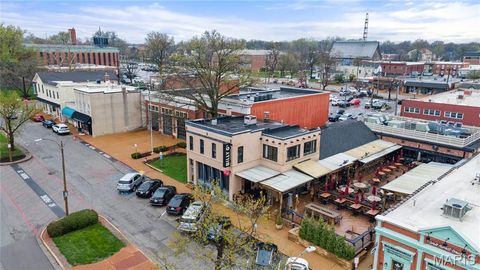 Tiny photo for 522 N Kirkwood Road #2B, Kirkwood, MO 63122 (MLS # 25066393)