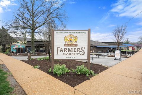 Tiny photo for 522 N Kirkwood Road #2B, Kirkwood, MO 63122 (MLS # 25066393)