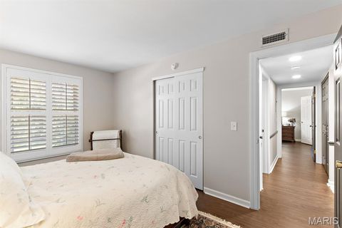 Tiny photo for 522 N Kirkwood Road #2B, Kirkwood, MO 63122 (MLS # 25066393)