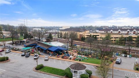 Tiny photo for 522 N Kirkwood Road #2B, Kirkwood, MO 63122 (MLS # 25066393)