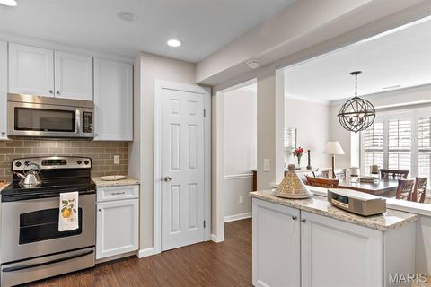 Tiny photo for 522 N Kirkwood Road #2B, Kirkwood, MO 63122 (MLS # 25066393)