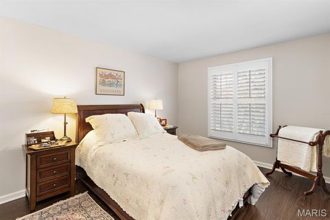 Tiny photo for 522 N Kirkwood Road #2B, Kirkwood, MO 63122 (MLS # 25066393)