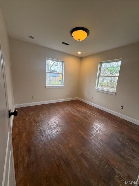 Tiny photo for 103 S 13th Street, Bowling Green, MO 63334 (MLS # 26018755)