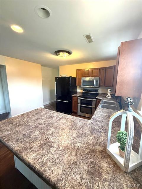 Tiny photo for 103 S 13th Street, Bowling Green, MO 63334 (MLS # 26018755)