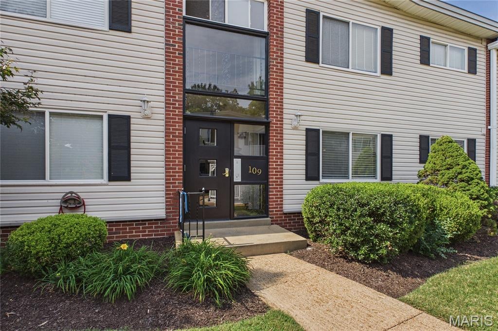 109 E Washington Avenue 1N