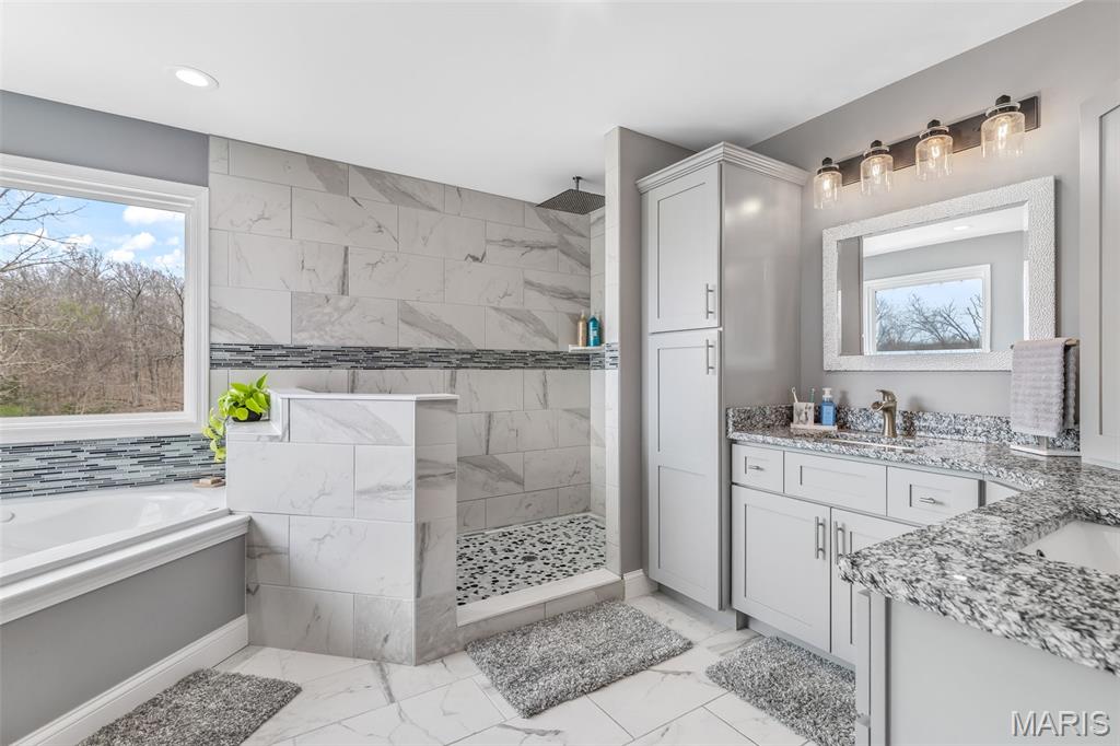 Saddle Crk - Residential