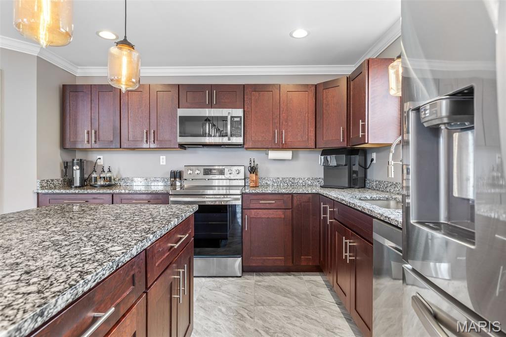 Saddle Crk - Residential