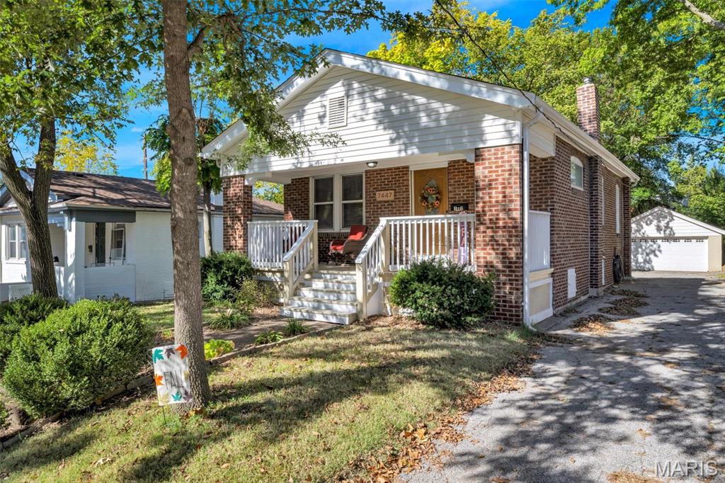 Photo of 7447 Gayola Place, Maplewood, MO 63143 (MLS # 26067523)