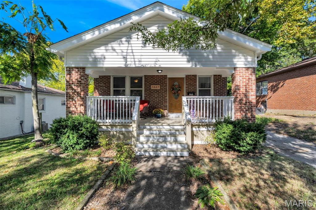 Photo of 7447 Gayola Place, Maplewood, MO 63143 (MLS # 26067523)