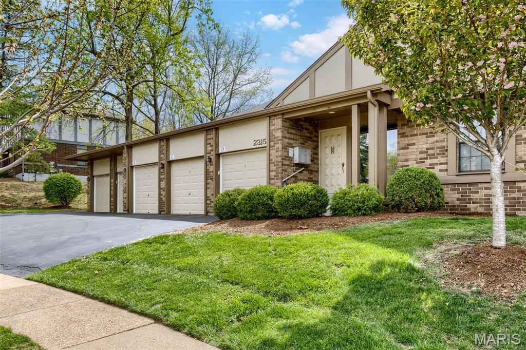 Royal pines 1 Condo First - Residential