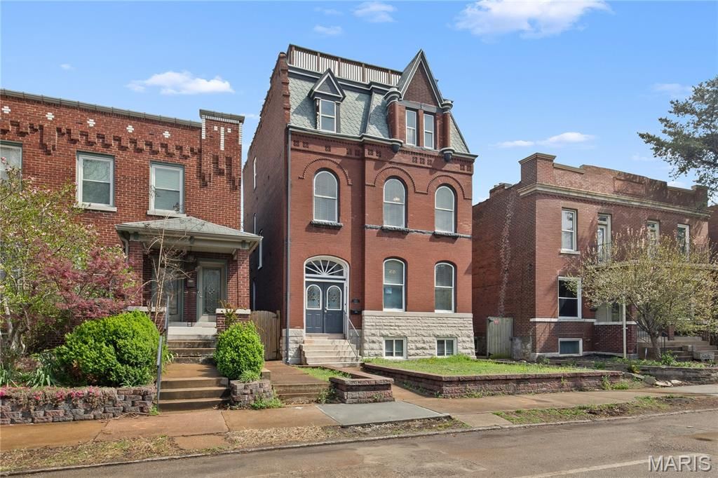 Photo of 2922 S Compton Avenue, St Louis, MO 63118 (MLS # 26018972)