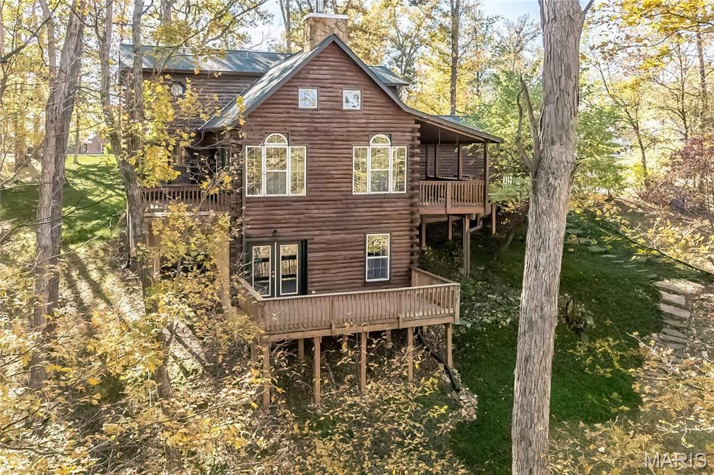 Photo of 3924 Indian Ridge Lane, Defiance, MO 63341 (MLS # 25073447)