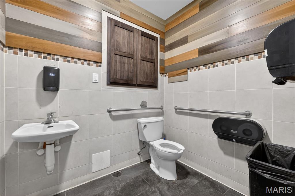 Gravois City Limits Park - Commercial Sale