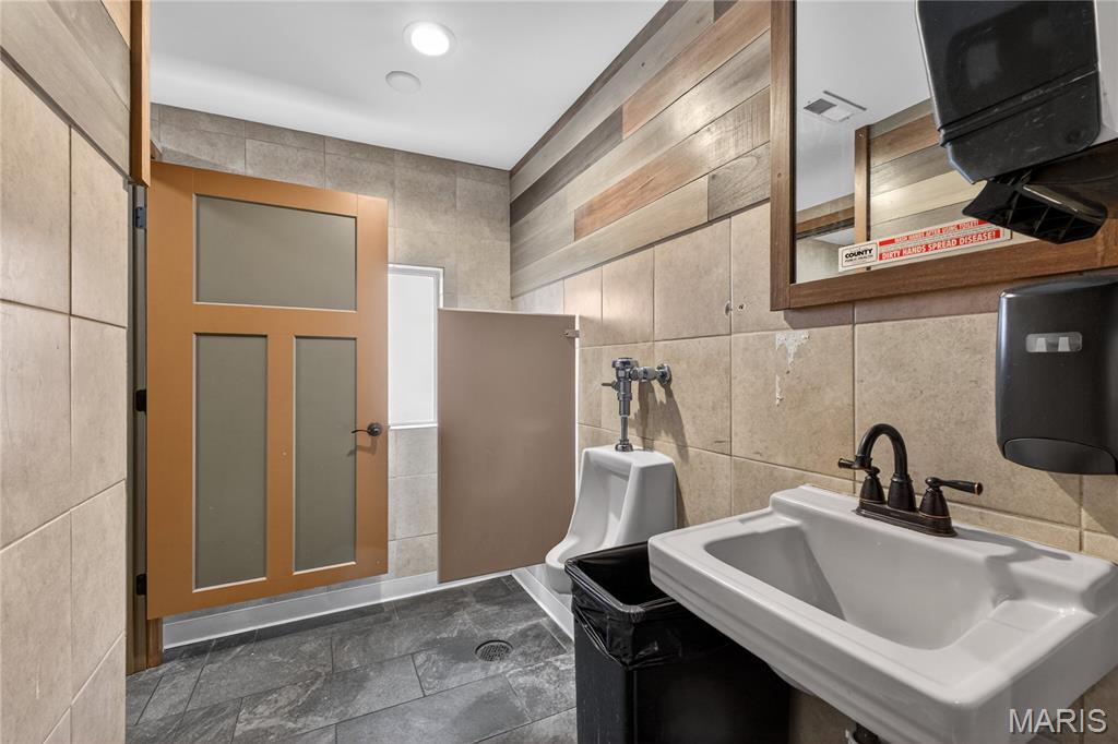 Gravois City Limits Park - Commercial Sale