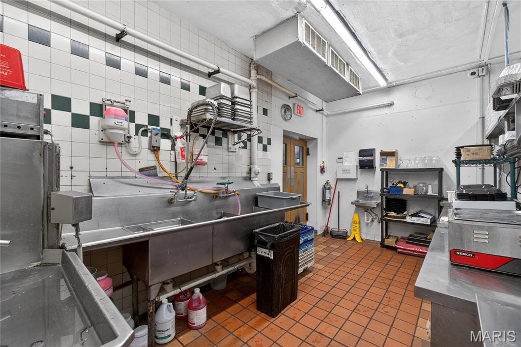 Gravois City Limits Park - Commercial Sale