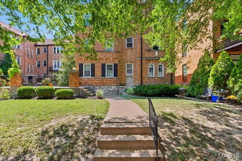 7532 Cromwell Drive 1S Clayton MO 63105