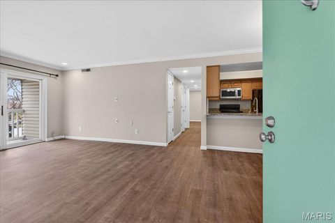 Tiny photo for 522 Nirk Avenue #I, Kirkwood, MO 63122 (MLS # 26004553)