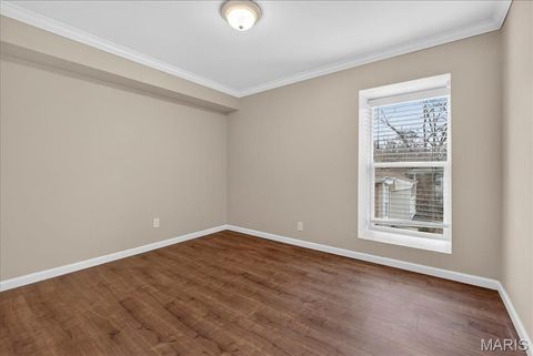 Tiny photo for 522 Nirk Avenue #I, Kirkwood, MO 63122 (MLS # 26004553)