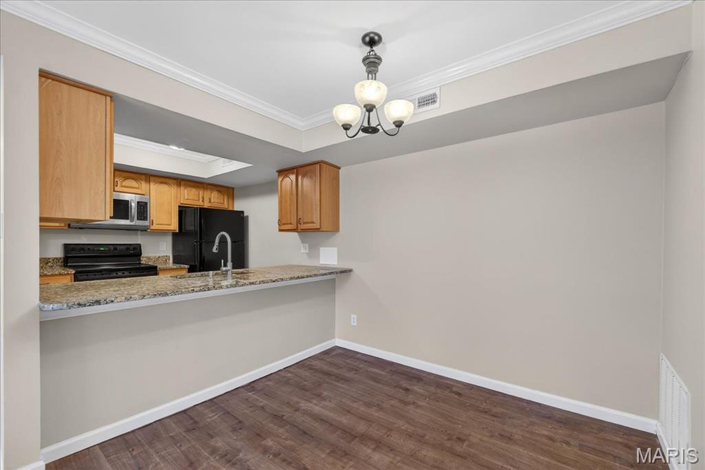 Geyer Place Condo - Residential