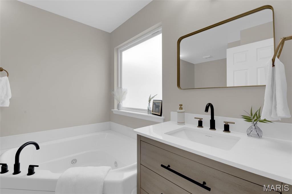 Stable Ridge Manor - Residential