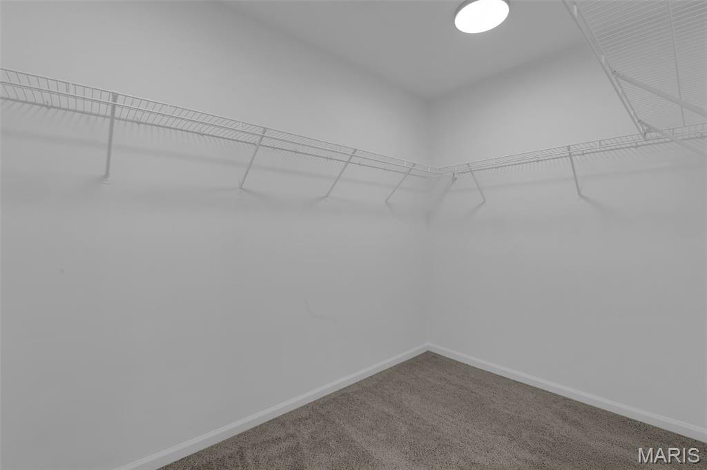 Stable Ridge Manor - Residential